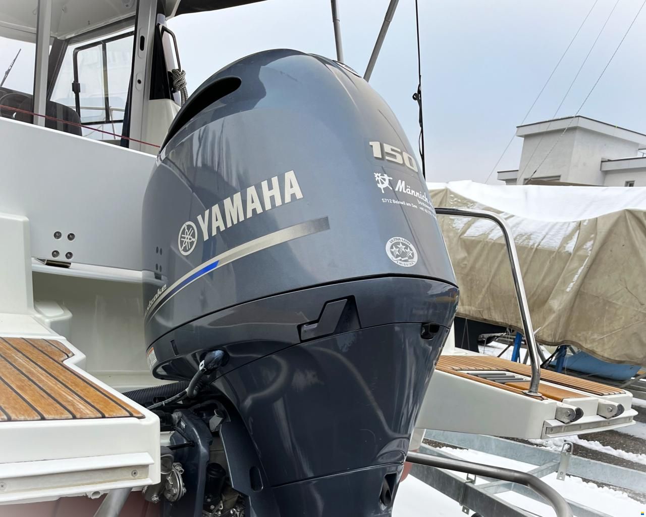 Yamaha F150 outboard with fuel leak