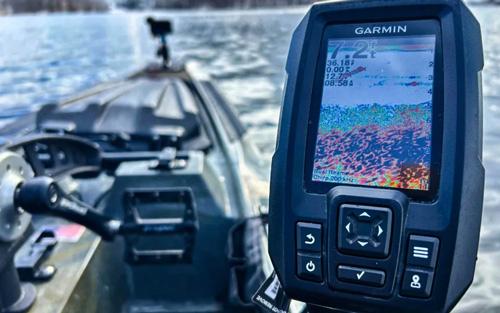 Garmin Striker 4 fishfinder with blank screen